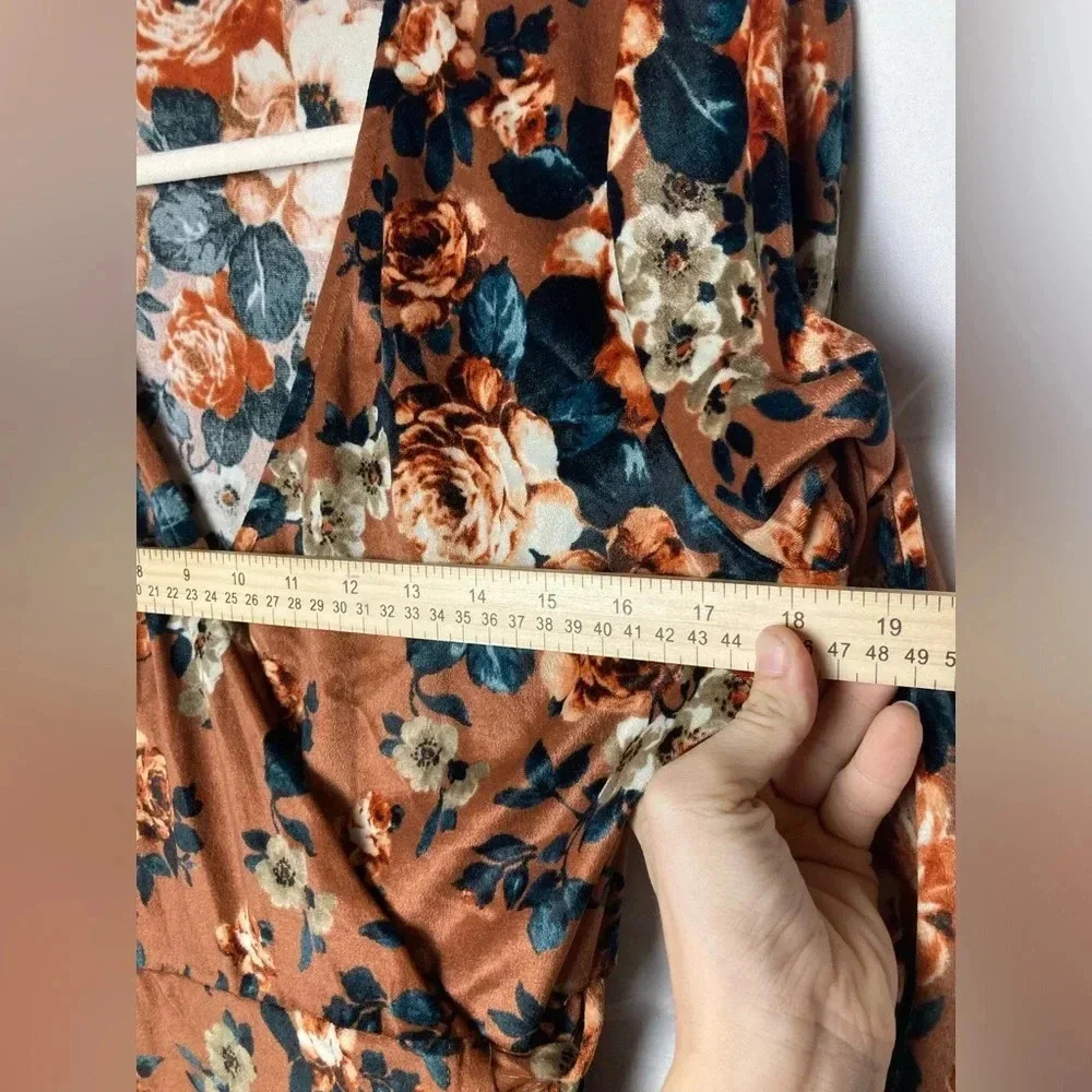 Peach love California floral long sleeve tie thru dress woman’s medium - Picture 6 of 7